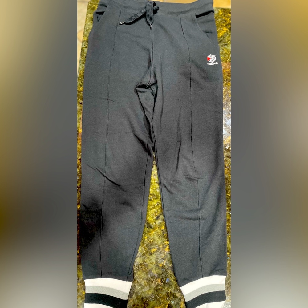 Ladies Size Small Reebok Sweatpants